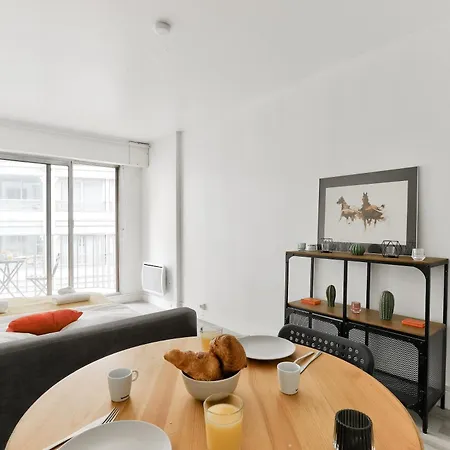 Cozy Comfortable In The Heart Of 12th Apartment *